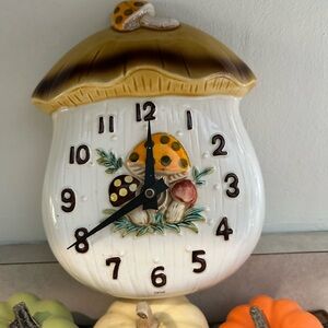 Vintage Sears & Roebucks 1970s Merry Mushroom Wall Clock